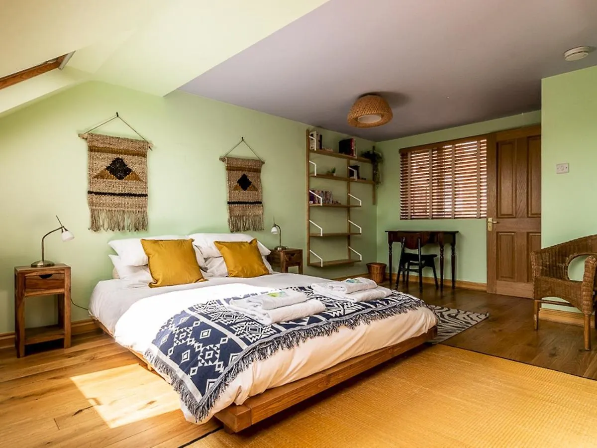Pass The Keys Characterful 4 Bed Home In Central Exeter contacts